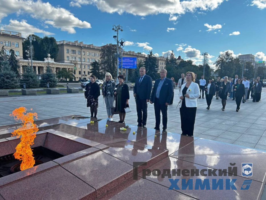 Возложение цветов_столица Минск_2025.jpg